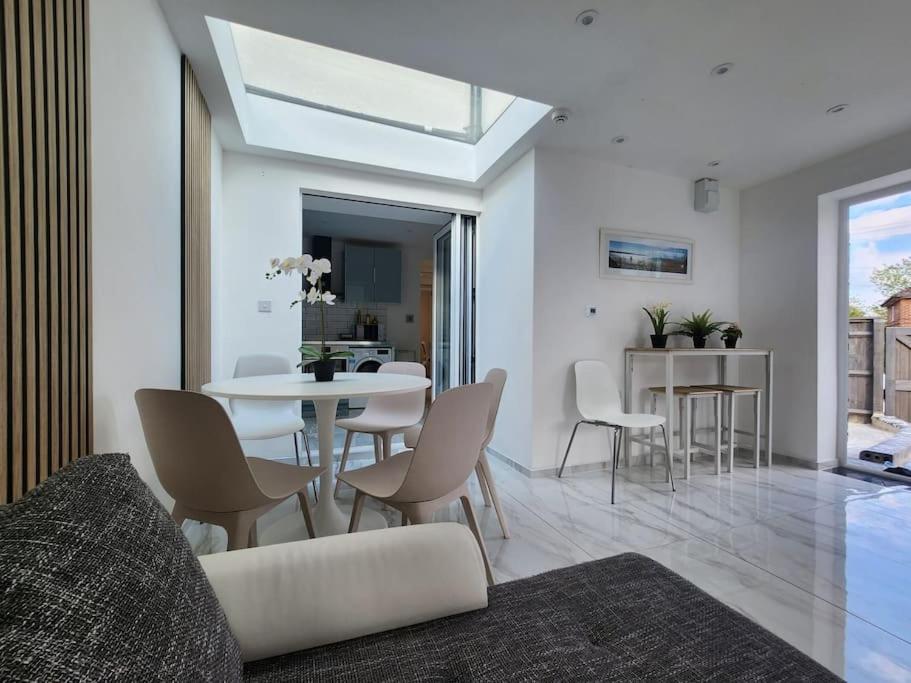 Spacious And Bright One Bedroom Apartment Oxford Exterior photo